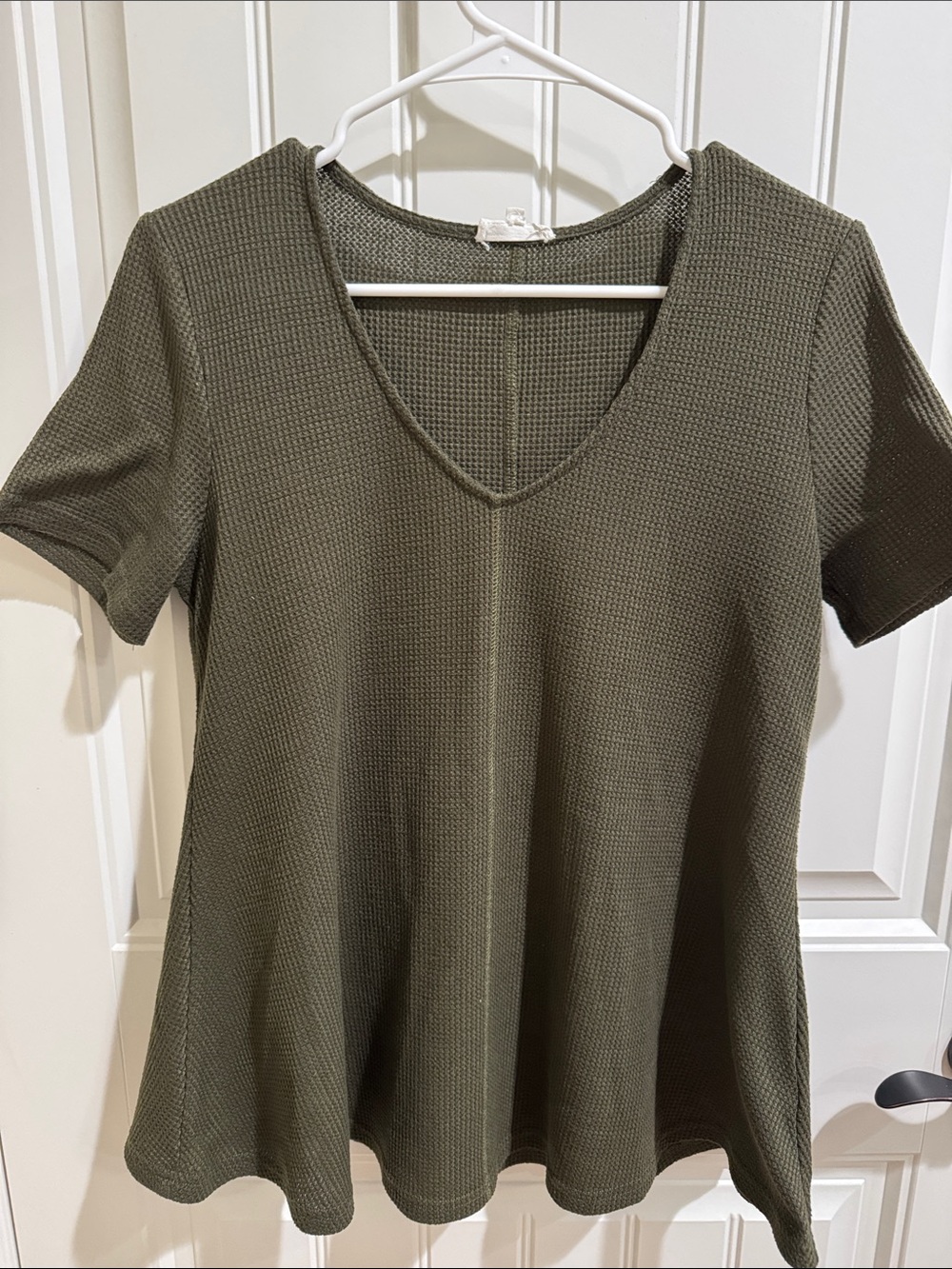 LA MIEL Olive V-Neck Short Sleeve Waffle Fabric